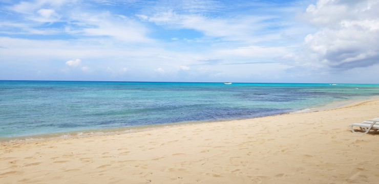 una spiaggia tranquilla